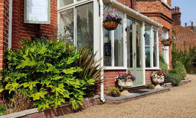 Lowestoft Bed & Breakfast | Exceptional Stay at The Corner House: Family-Friendly & Breakfast