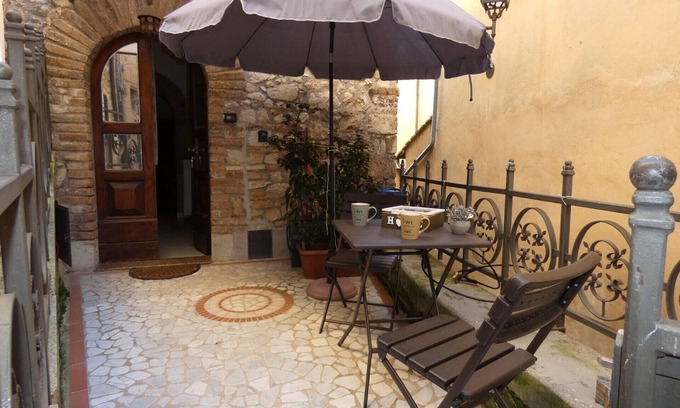 Cesi Apartment | THE CORNER IN THE HAMLET