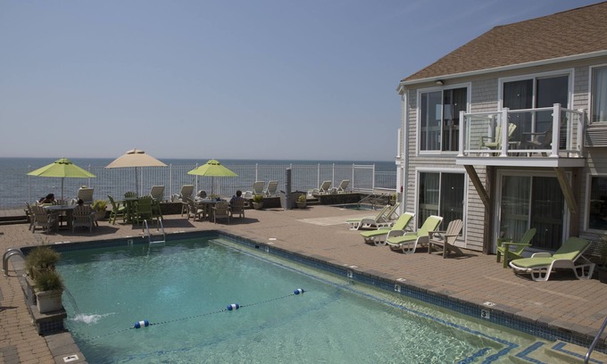 Dennis Port Hotel | Oceanfront Bliss at The Corsair & Cross Rip Resort