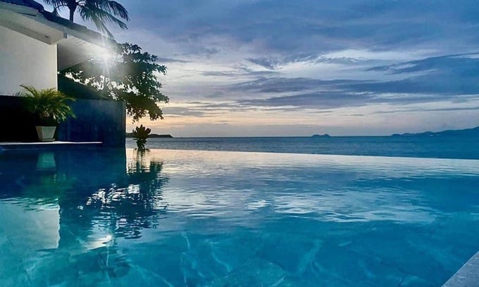 Mae Nam Hotel | Relax at The Cosy Maenam Beach Resort with Oceanfront Views