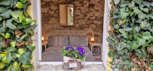 San Maurizio d'Opaglio Bed & Breakfast | Family-Friendly Retreat at The Cottage with Hot Tub Access