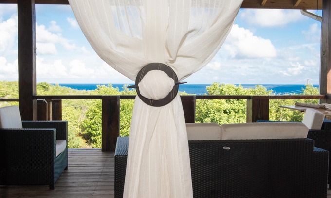 Saint David's Villa | Cozy 3 Bedroom Rustic Villa with Pool & Spa Amenities