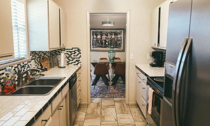 Weatherford House | Guest Rated 10/10: The Cottage at Clark Gardens Awaits