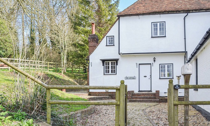 Detling Cottage | Perfect 3 Bedroom Getaway in Detling, Near Maidstone