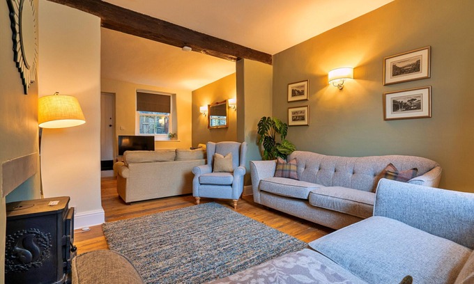 Tideswell Cottage | Top-Rated Retreat | The Cottage at Tideswell Awaits You