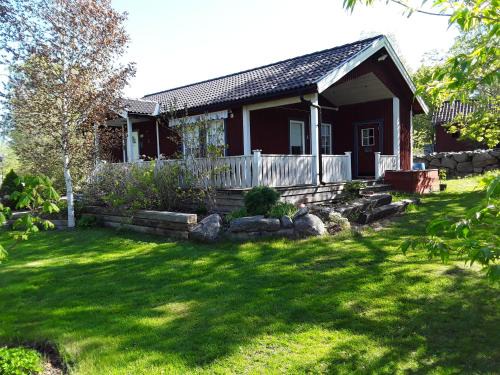 Vasteras Municipality Villa | Highly Rated The Cottage Badelunda: Family-Friendly Escape