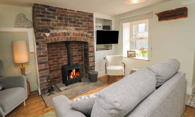 Bradwell Cottage | Pet-Friendly Cottage in Bradwell with Open Fire Experience