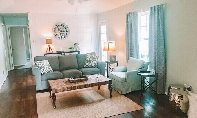 Woodway House | Top-Rated Cottage@Chapel Ridge in Waco with Pool & Spa