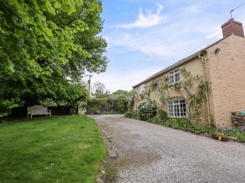 Pentre Halkyn House | Discover The Cottage: Top-Rated 4-Star Getaway Experience