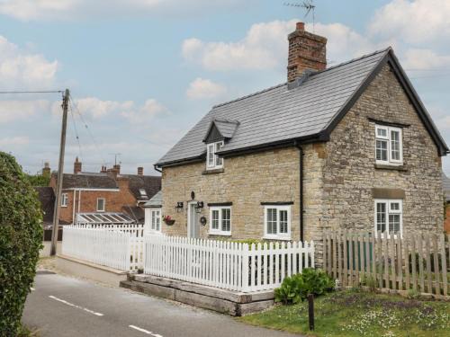 Ettington House | Pet and Child Friendly Getaway at The Cottage