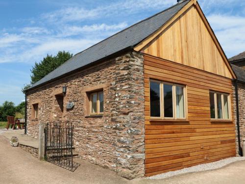 Watchet House | Charming The Cottage: 4-Star, Pet-Friendly Retreat