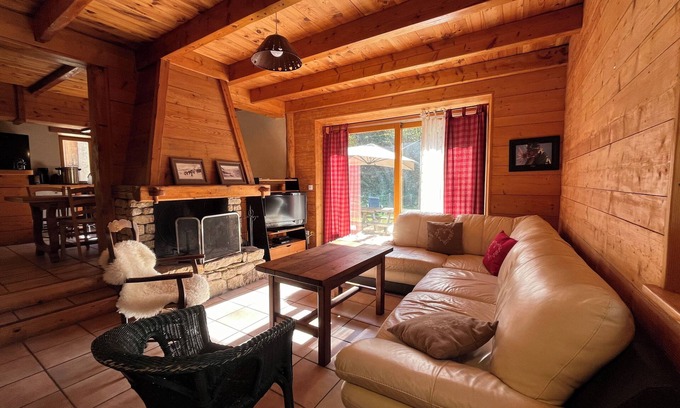 Villard-de-Lans Ski Chalet | Explore Mourets Cottage in Villard de Lans - Pet Friendly Stay