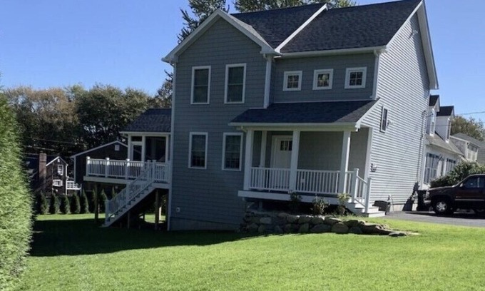Bonnet Shores House | Discover The Cottage in Bonnet Shores with Oceanfront Views