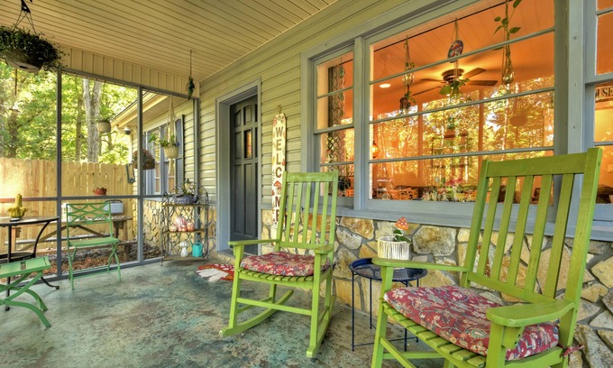 Morganton Cottage | Prime Location Cottage Steps from Lake Blue Ridge