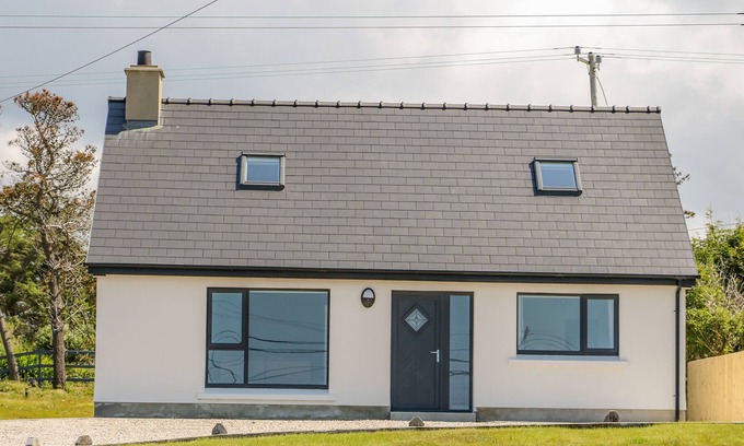 Brinlack House | THE COTTAGE, pet friendly, with open fire in Derrybeg, County Donegal