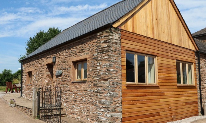 Watchet Cottage | Top-Rated The Cottage: Pet-Friendly Retreat in Washford