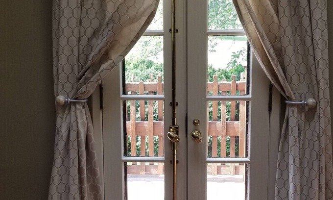 Front Royal House | Welcoming The Cottage: Your Ideal Family Getaway