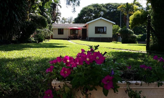 Durban North Apartment | Discover The Cottage: 4-Star Stay with Family-Friendly Amenities