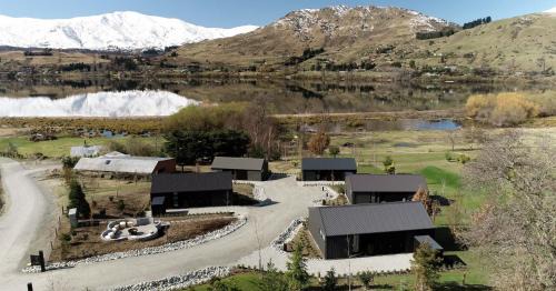Lake Hayes Villa | Experience The Cottages at Lake Hayes - 4-Star Getaway