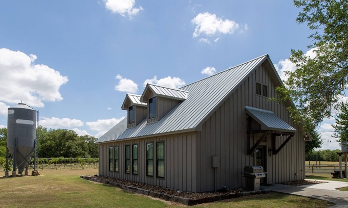 Ledbetter House | Cozy Cottage at Turkey Creek: 10/10 Guest Rated Retreat