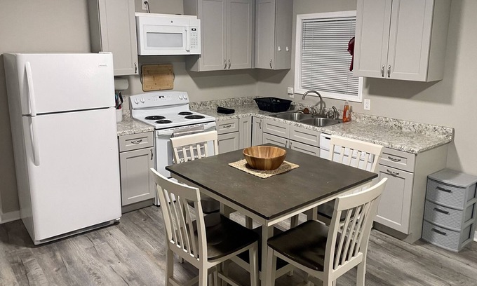 Clarksdale House | Cozy Cotton Condos: Family and Pet-Friendly Retreat