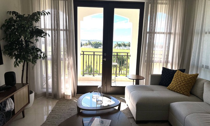 Zarzal Hotel | Premier Stay at The Country Club Residences with Spa & Pool