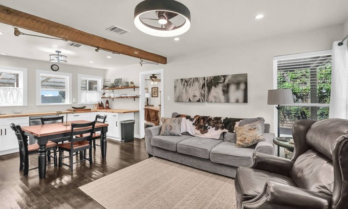 Bouvet Island House | The Country Cottage - Family Friendly Home just minutes from Weatherford!