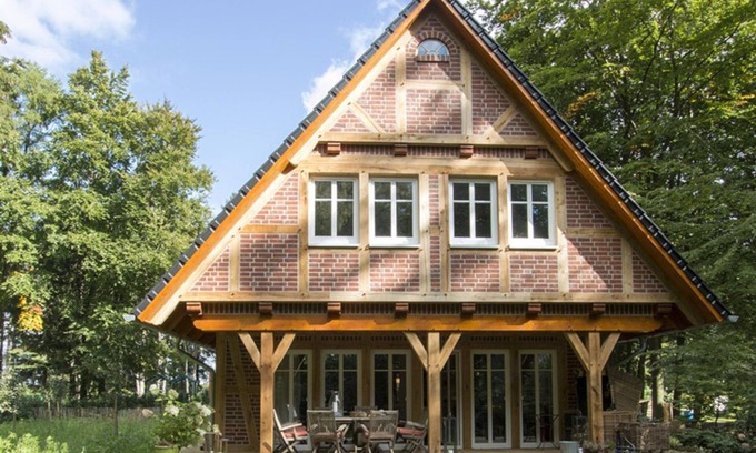 Bilsen House | Elegant Ocean View Cottage with Pet-Friendly Amenities