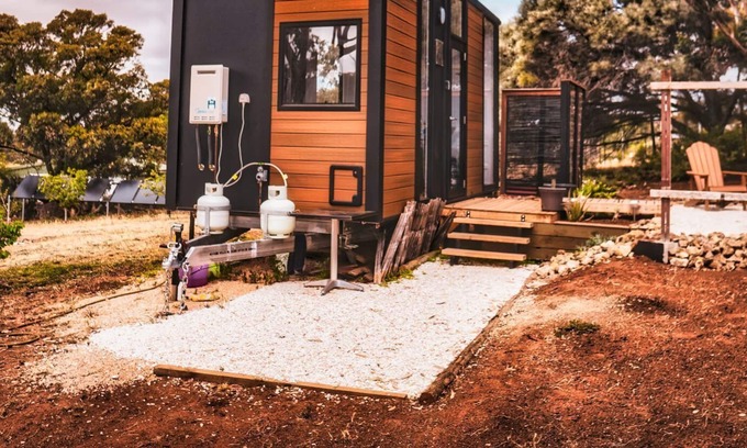 Palmer House | Top-Rated Courtyard: Pet & Child Friendly Retreat