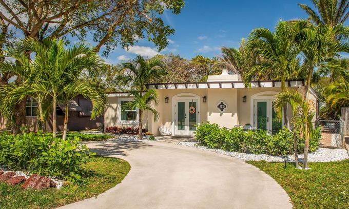 Lantana House | Discover The Cove: Family-Friendly Beach Getaway