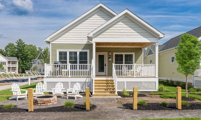 Sylvan Beach Cottage | Pet-Friendly Lakeside Cottage at The Cove - 10/10 Rated Retreat