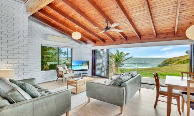 Scotts Head House | The Cove
