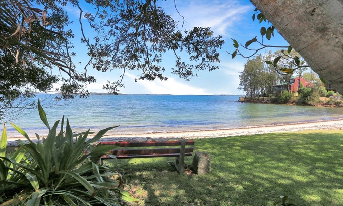 North Arm Cove House | Waterfront Retreat at The Cove Cottage - Perfect for Families