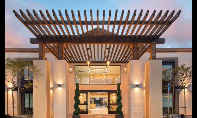 Harbor Hotel | Explore The Cove Hotel: Oceanview Bliss & Family-Friendly Fun