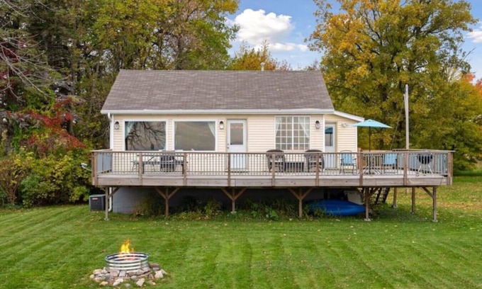 Garrison House | Pet-Friendly Retreat at The Cove on Mille Lacs - 9.6 Rated