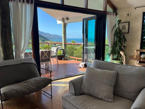 Hideaway Bay Bed & Breakfast | Relax at The Cowrie Shell, Hydeaway Bay - Pet-Friendly Retreat