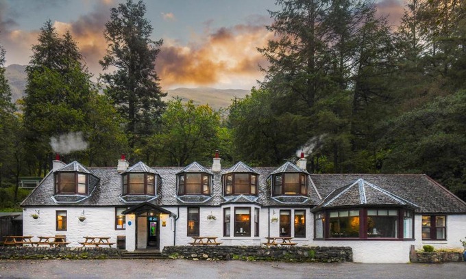 Cowal Peninsula Hotel | Cozy Getaway at The Coylet Inn by Loch Eck with Ocean Views