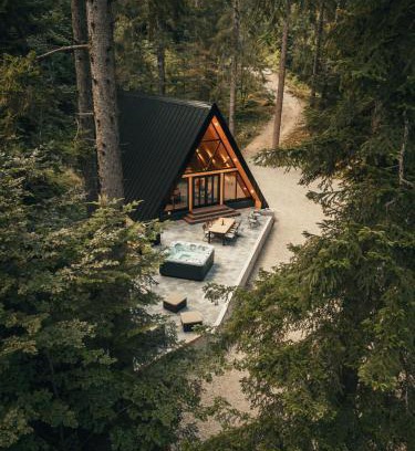 Canton 10 Ski Chalet | Highly Rated The Cozy Chalet with Hot Tub & Breakfast