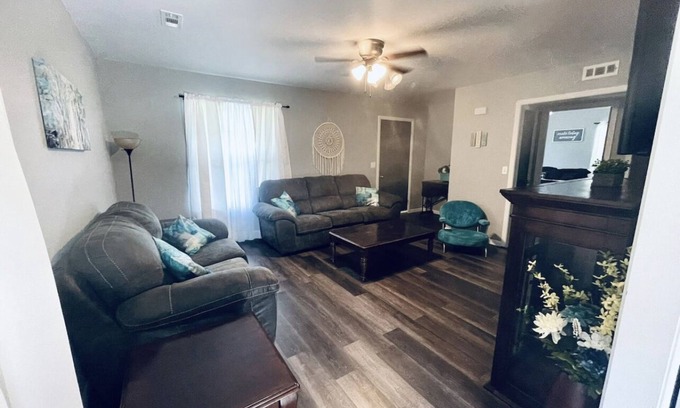 Mountain View House | Guest Favorite: The Cozy Corner with Kitchen & Breakfast