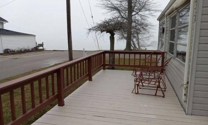 Geneva House | Cozy Lakeside Cottage Perfect for Family Getaways