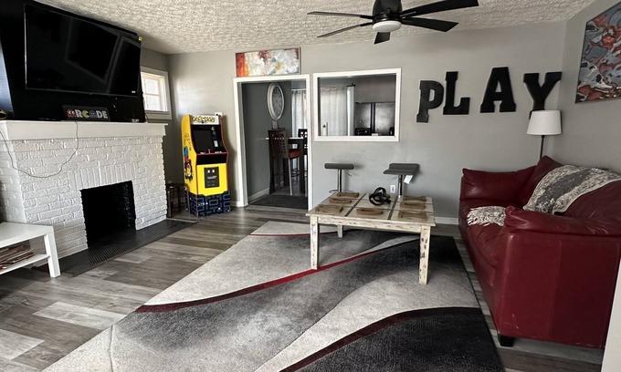 Columbus House | Guest Rated: The Cozy Gaming House - Ideal for Families