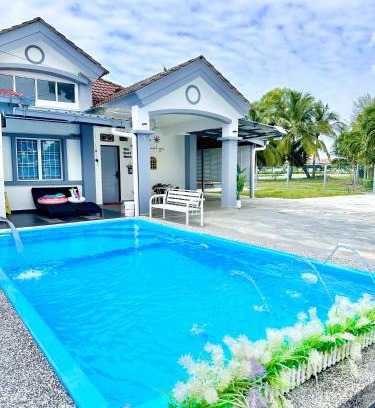 Sungai Pelek House | Family-Friendly 5BR Home with Pool Near Bagan Lalang Beach
