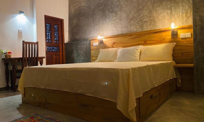 Hikkaduwa Villa | Guest Rated: The Cozy Nest with Breakfast & Kitchen Access