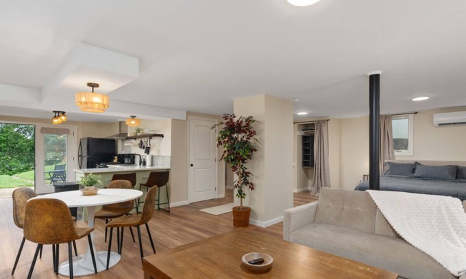 Kingsport Apartment | The Cozy One | Clean 1BR 1BA Studio