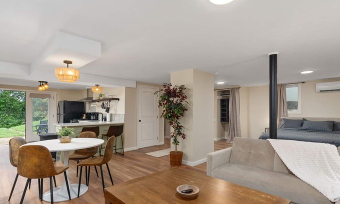 Kingsport Apartment | The Cozy One | Clean 1BR 1BA Studio