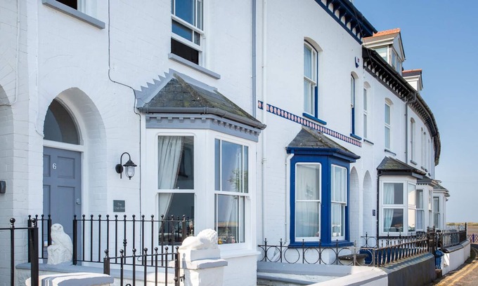 Appledore Cottage | Discover The Crab Shell: Pet-Friendly Cottage in Appledore