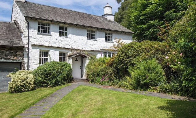 Hawkshead House | THE CRAGG, pet friendly, with open fire in Ambleside