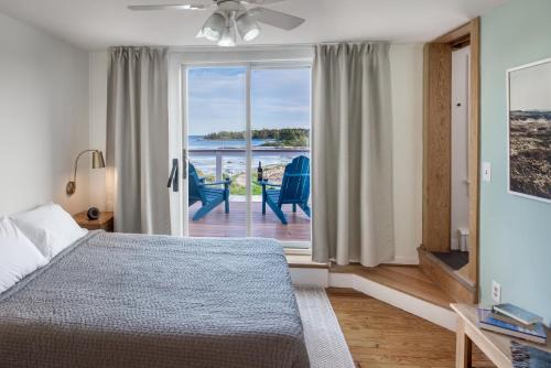 Tenants Harbor Hotel | Experience The Craignair Inn & Causeway Restaurant Getaway