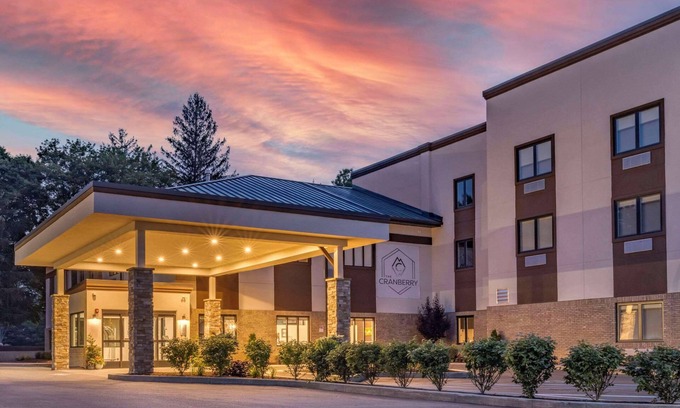 Cheat Lake Hotel | Explore The Cranberry: Family-Friendly Comfort Awaits