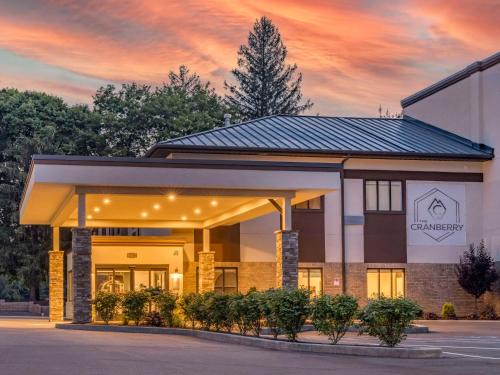 Cheat Lake Hotel | Experience The Cranberry: Pet-Friendly & Eco-Conscious Stay